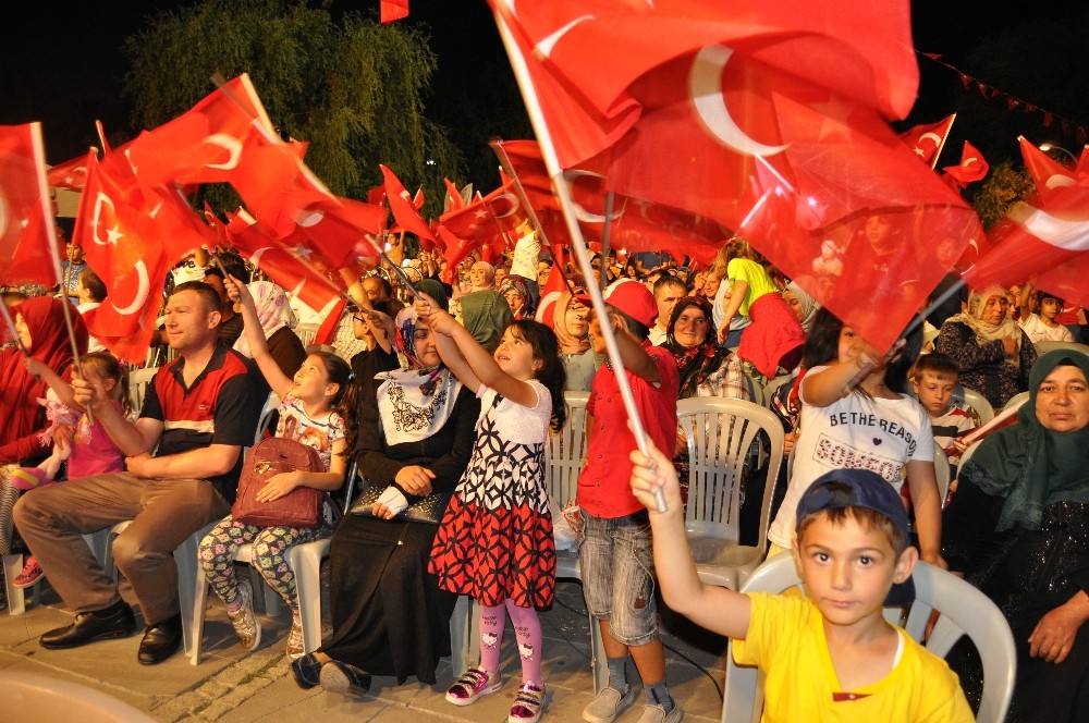 Gölbaşı’nda “Demokrasi nöbeti” başladı