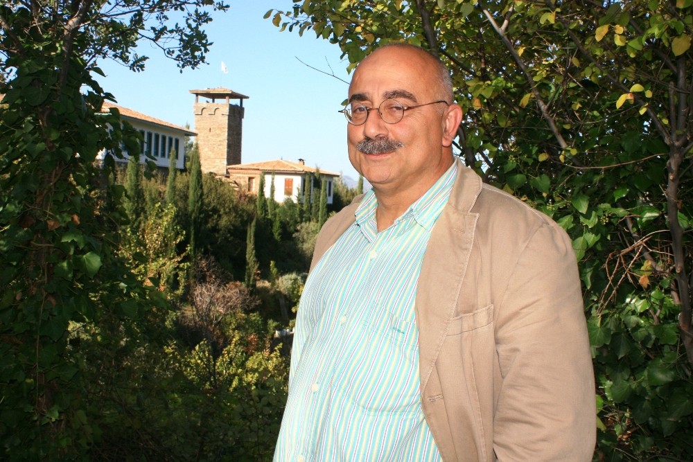 Cezaevinden izinli çıkan Sevan Nişanyan geri dönmedi