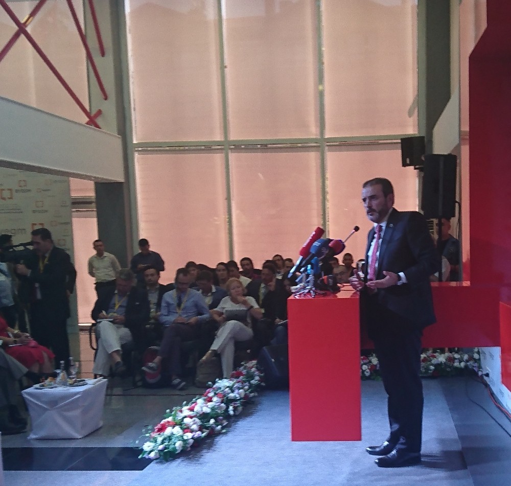 Mahir Ünal, yabancı gazetecilere 15 Temmuz darbe girişimini ve FETÖ’yü anlattı
