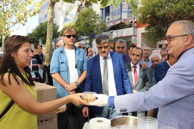 Başkan Ergün aşure hayrına katıldı