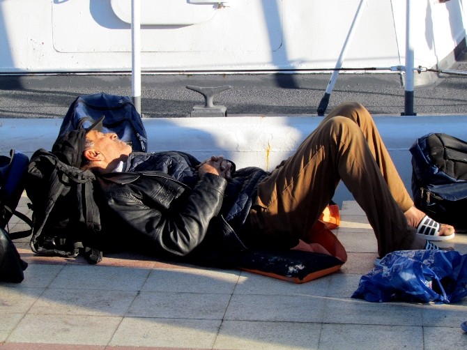 Çeşme’de iki operasyonda 85 sığınmacı yakalandı
