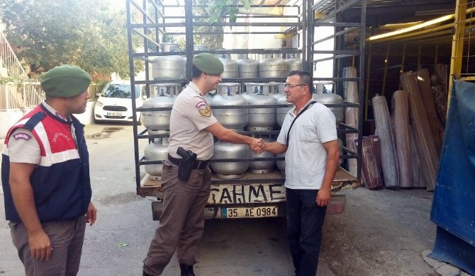 Başbakan’ın İzmir ziyareti öncesi bir kamyon tüp çalan şüpheliler yakalandı