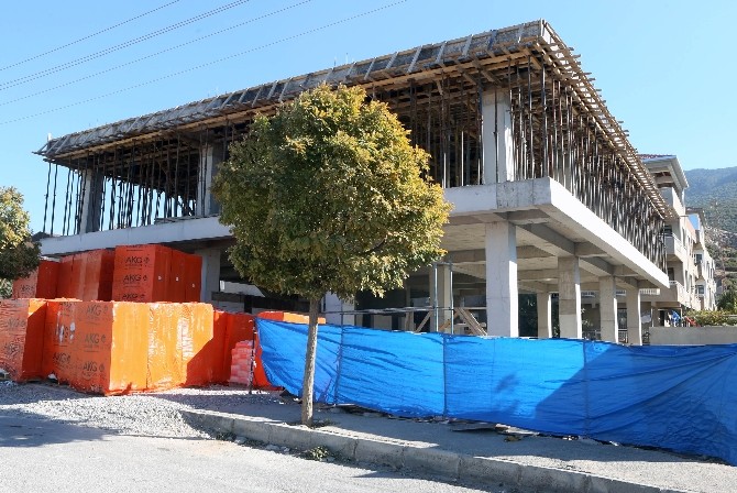 Bornova’da üç ayrı semte kültür merkezi