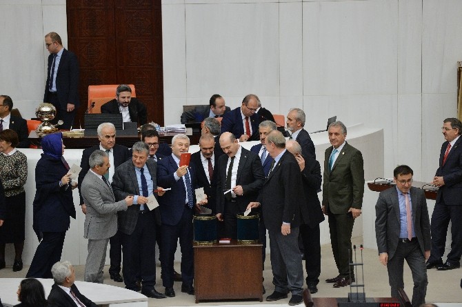 Anayasa değişiklik teklifinin 17. maddesi 342 oyla kabul edildi
