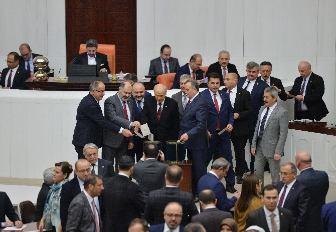 Anayasa değişikliği teklifinin 18. maddesi 344 oyla kabul edildi
