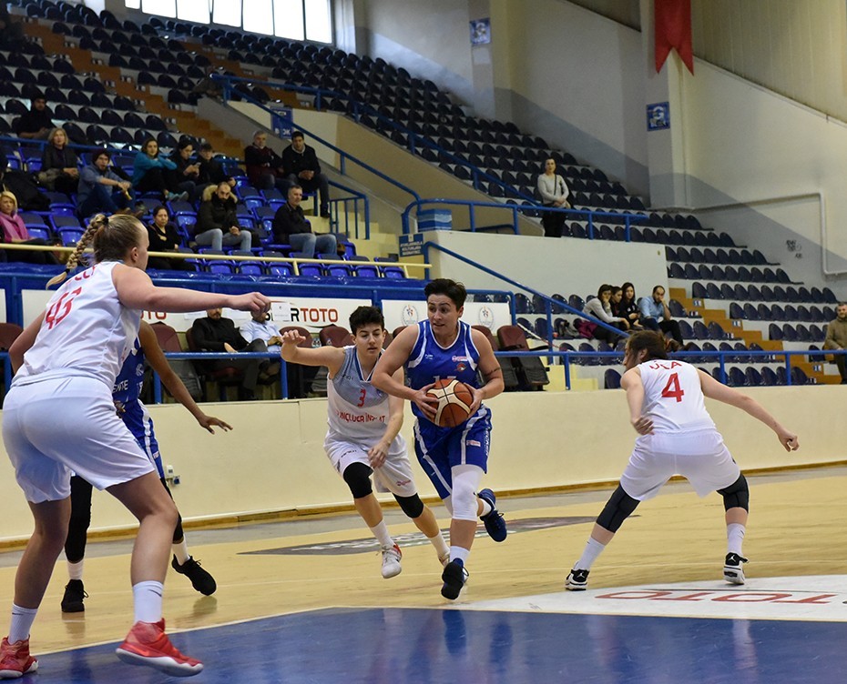 Bornova Becker Spor seriyi devam ettiremedi