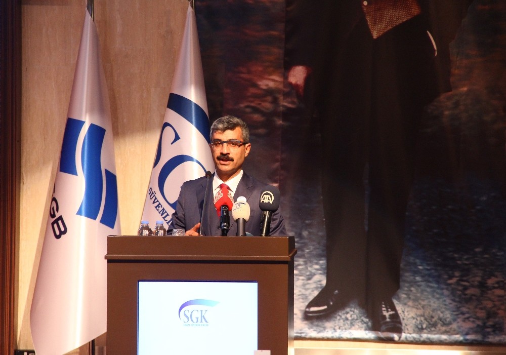 Bakan Müezzinoğlu: “3 kişiden 1’i kayıt dışılık nedeni ile mağdur oldu”