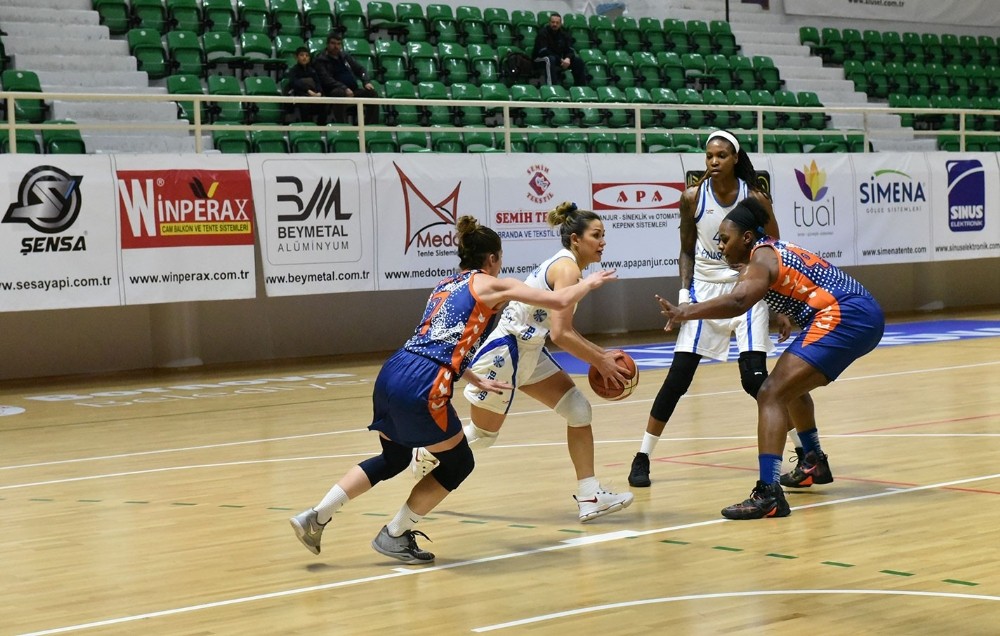 Bornova Becker, Mersin Üniversitesine geçit vermedi