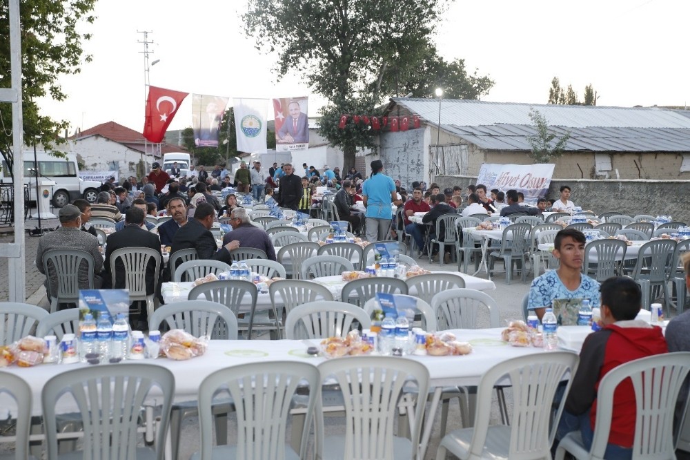 Başkan Duruay, Bezirhaneli vatandaşlar ile iftarda buluştu