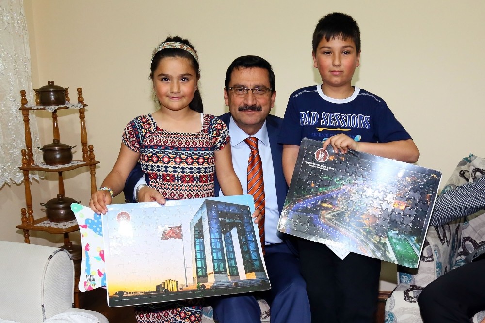 Başkan Ak, Keçiören’in en genç 15 Temmuz gazisine konuk oldu
