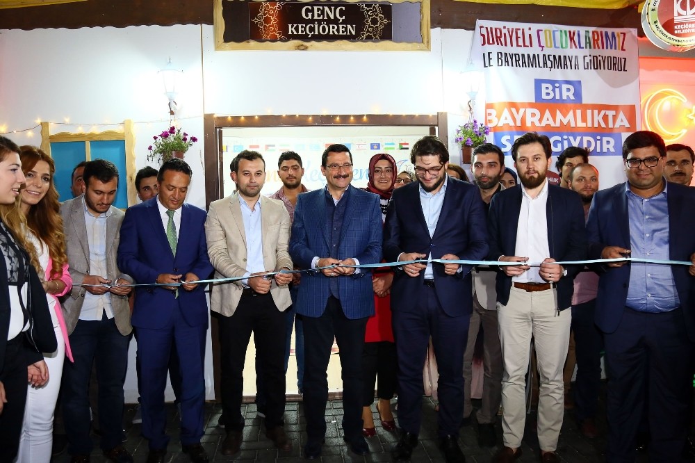 İlahi konserine yoğun ilgi