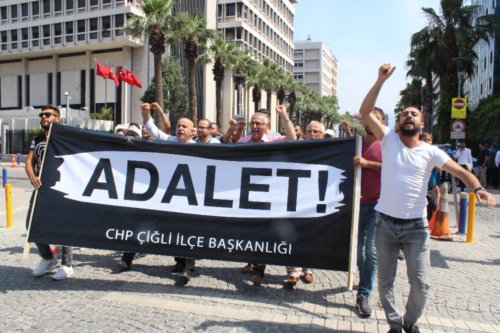 İzmir’de Berberoğlu’nun tutuklanmasına protesto