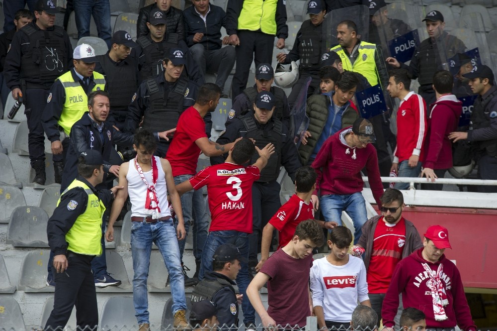 MKE Ankaragücü - Boluspor maçında olaylar çıktı