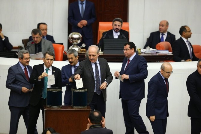 Başbakan Yardımcısı Kurtulmuş, Anayasa değişiklik teklifi görüşmelerini değerlendirdi
