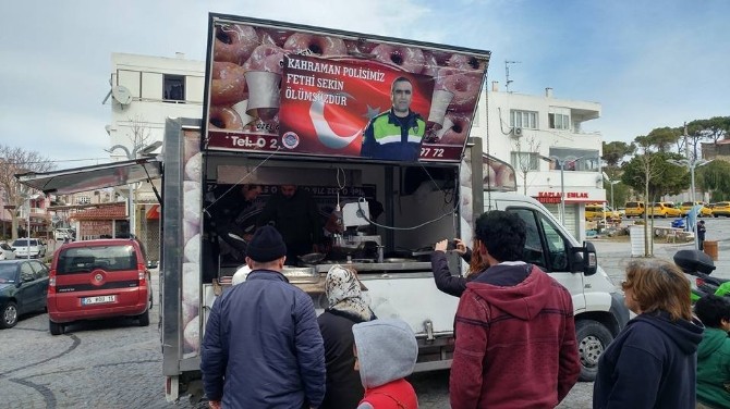 Motorcular, Şehit Polis Fethi Sekin için lokma döktürdü
