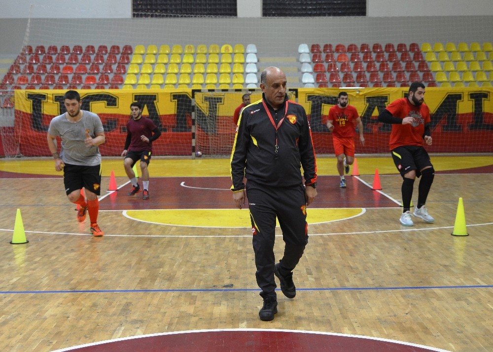 Göztepe’de Adnan Öztürk şoku
