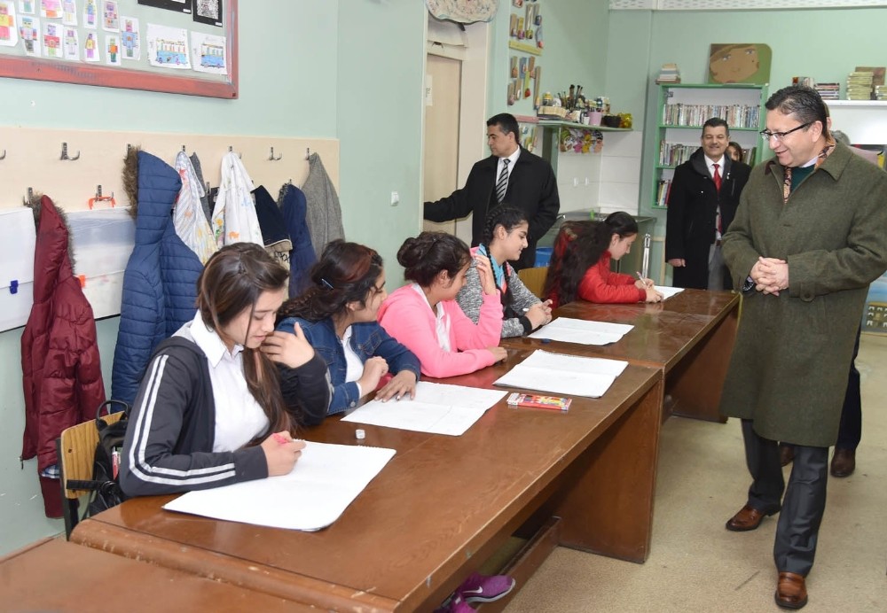Öğrencilerinden Başkan Tiryaki’ye şarkılı karşılama