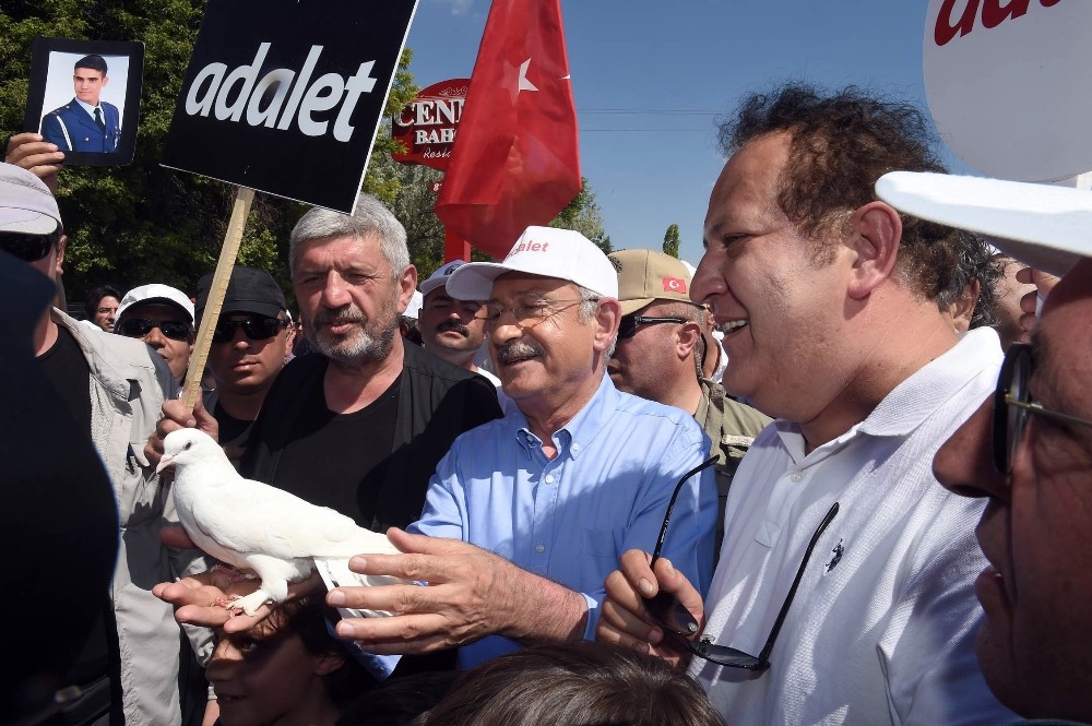 “FETÖ darbe girişimini sokağa inen bizim insanlarımız engellemedi mi?