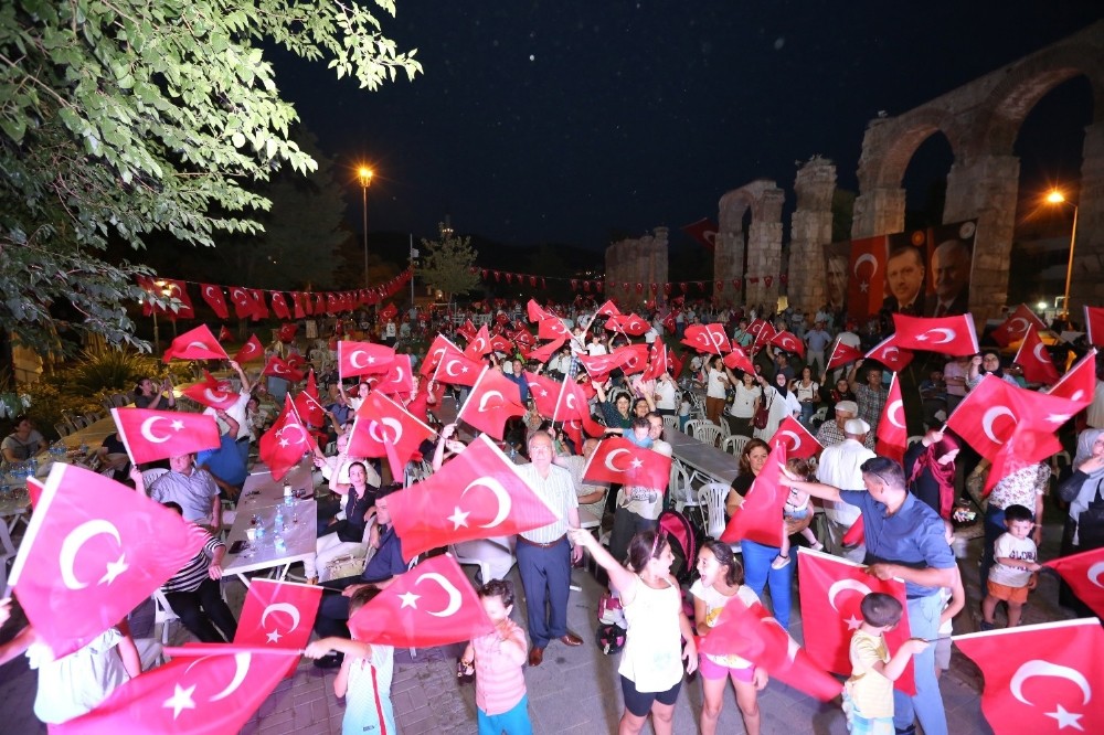 Selçuk 15 Temmuz’da tek yürek