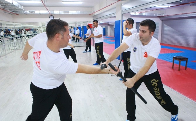 Bayraklı zabıtası ’savunma sanatı’ öğreniyor