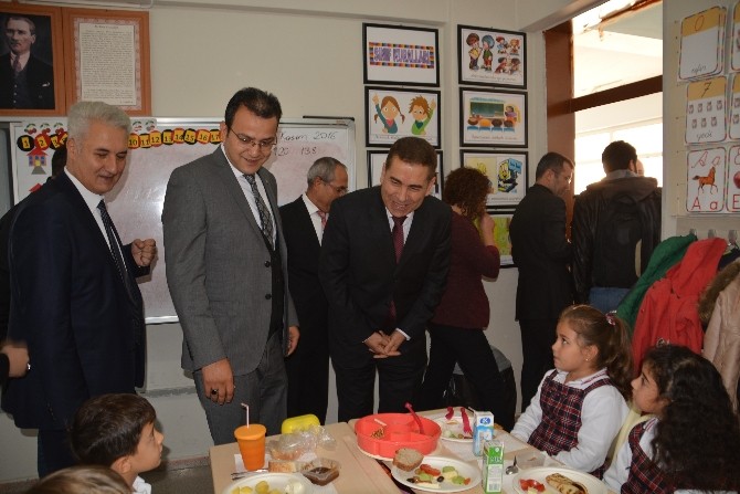 Minikler sağlıklı beslenmeyi öğrendi