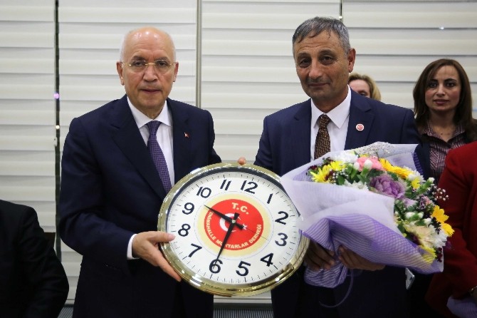 Başkan Yaşar, muhtarlarla akşam yemeğinde buluştu
