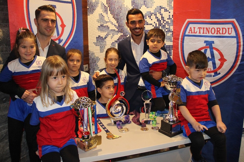 Milli jimnastikçi Ferhat Arıcan Altınordu’da