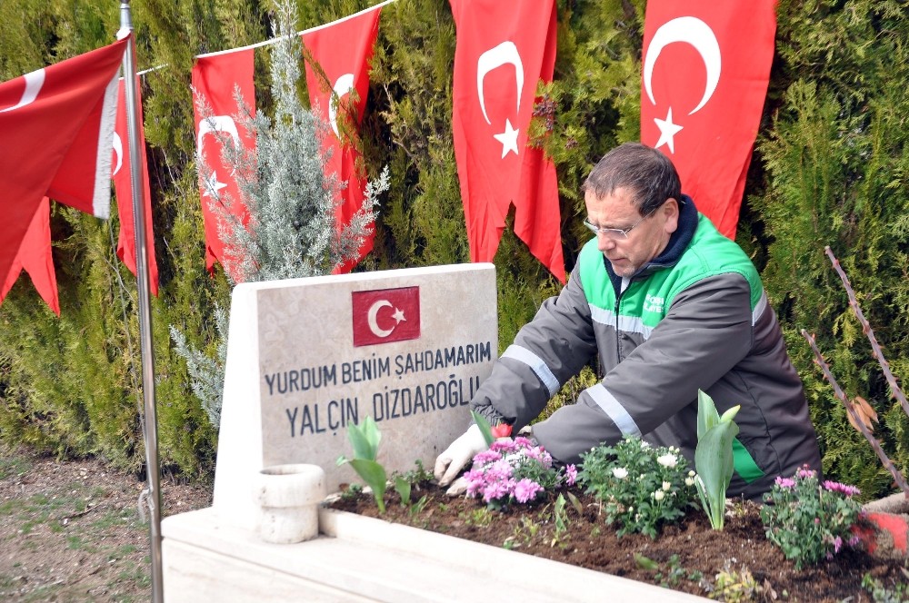 Gölbaşı’nda şehit mezarları bakımdan geçirildi