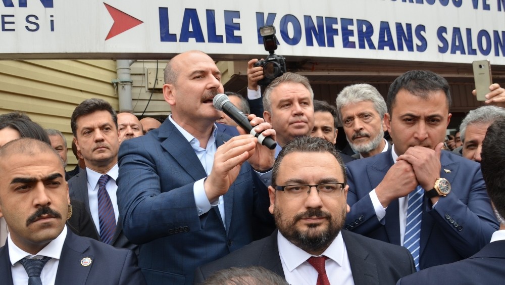 İçişleri Bakanı Soylu Sincan’da vatandaşlarla bir araya geldi