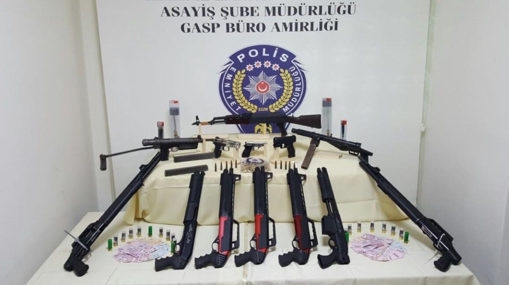 Silahlı kavgaya karışan gruptan cephanelik çıktı