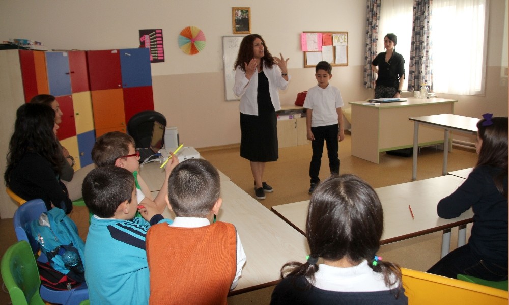 Çankayalı çocuklar felsefe eğitimi alıyor