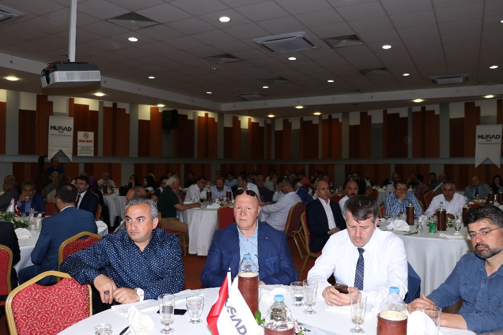 İzmir MÜSİAD’ın “İslam’da Ticaret” konulu Dost Meclisi toplantısı