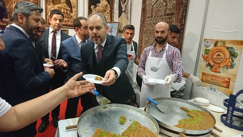 Gençlik Haftası etkinlikleri hız kesmeden sürüyor
