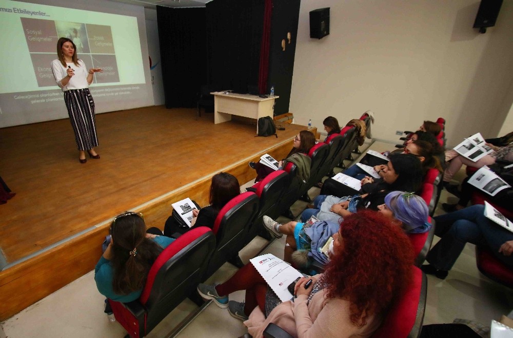 Kadınlara girişimcilik ve liderlik semineri