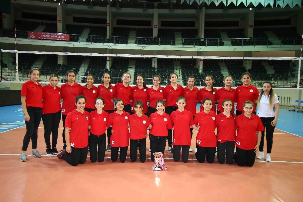 Filenin sultanları ilk turnuvasında dereceye girdi