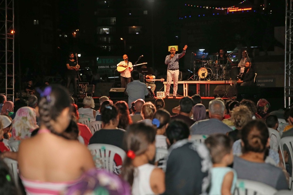 Karşıyaka’da park konserlerine yoğun ilgi