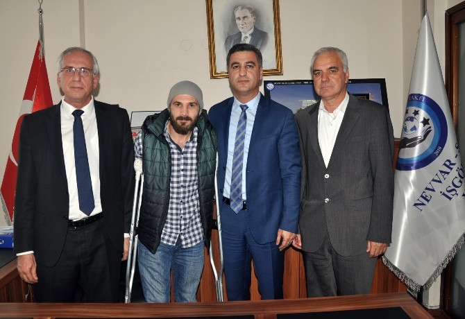 15 Temmuz gazisinin eğitim masrafları Nevvar Salih İşgören Vakfı’ndan