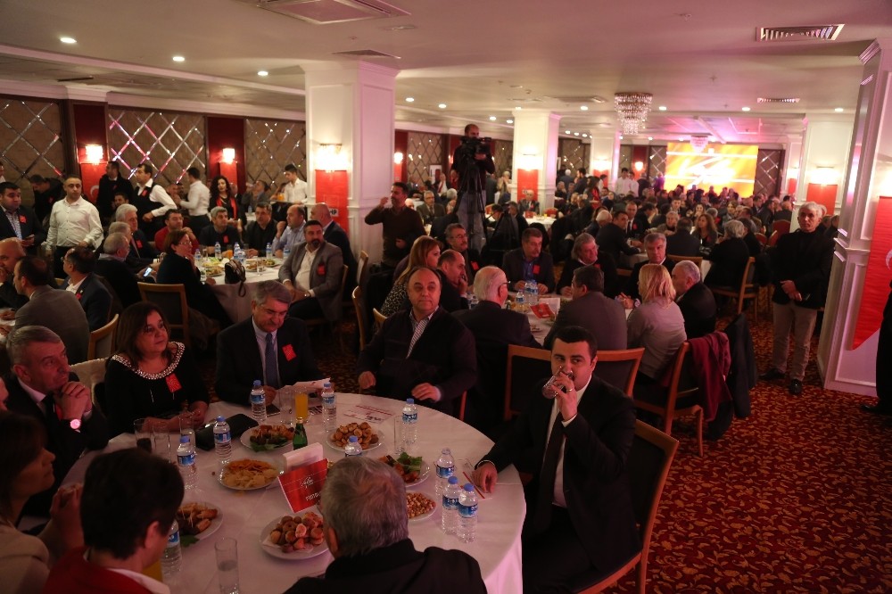 Vefa’nın kitabı Gaziemir’de yazıldı