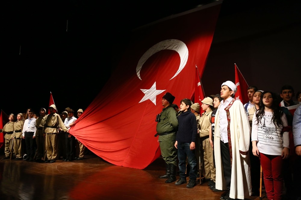 KEDEM’li çocuklar, Çanakkale ve 15 Temmuz destanlarını sahneledi