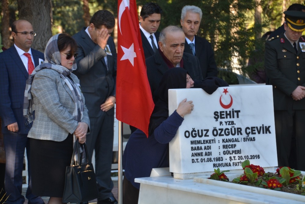 İzmir’in ilçelerinde duygu yüklü 18 Mart törenleri