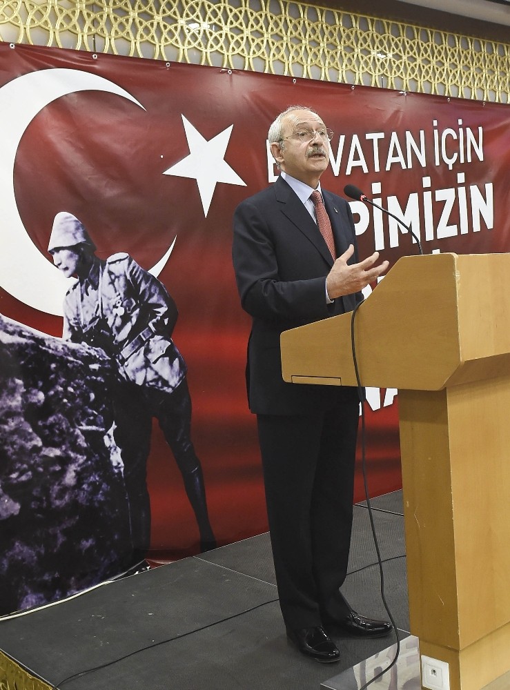 CHP Genel Başkanı Kılıçdaroğlu, şehit yakınları ve gazilerle bir araya geldi