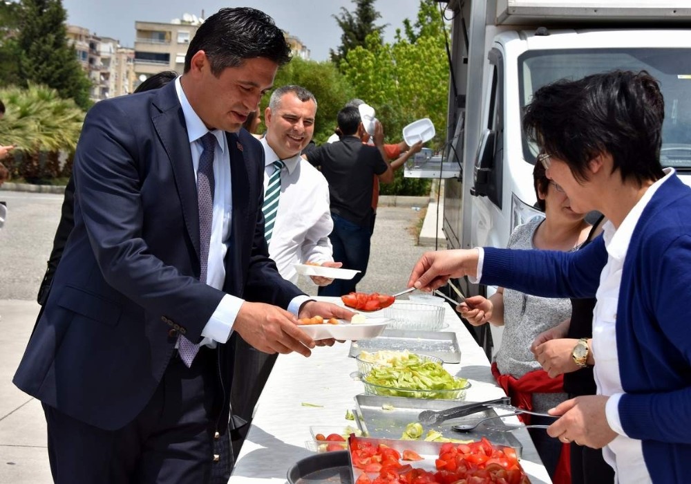 Lise öğrencilerinden ’Lokma Şenliği’