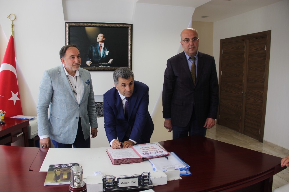Karabağlar’da bin öğrenciye ücretsiz eğitim