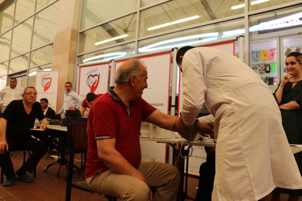 Bornova’da vatandaşların kalp yaşları hesaplandı