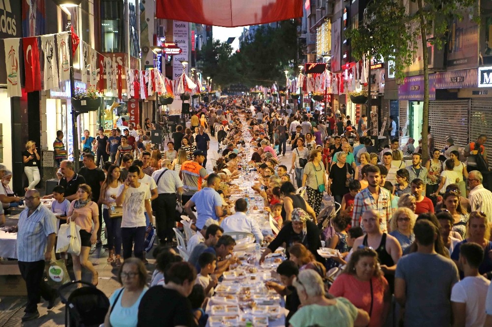 Mustafa Kemal’de 2 bin kişilik iftar sofrası