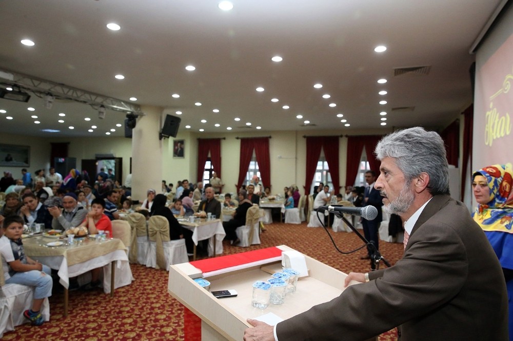 Sincan Belediye Başkanı Tuna, şehit aileleriyle iftar sofrasında buluştu