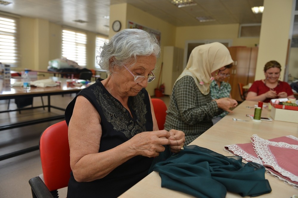 Çiğli’de sanat kurslarına yoğun ilgi