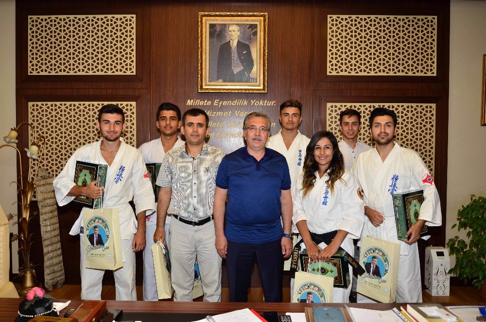 Milli sporculardan Başkan Çetin’e teşekkür ziyareti