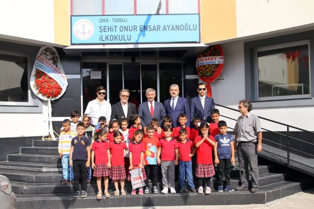 15 Temmuz şehidinin babası ile gazi kardeşi öğrencilerin yanında