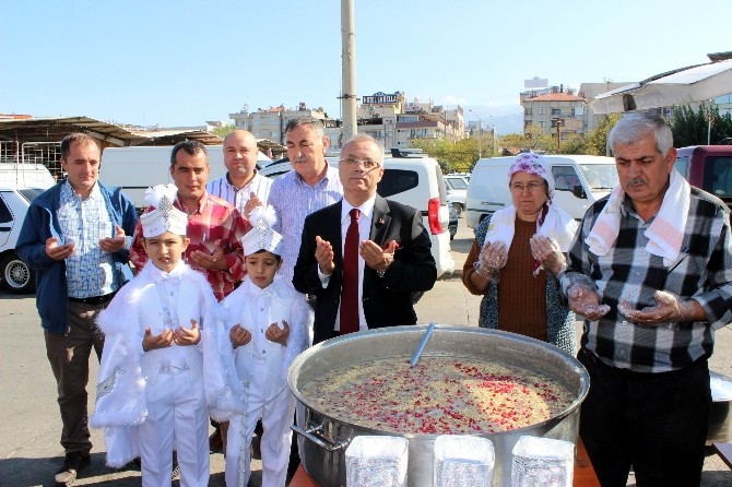 Bedesten çarşı esnafından aşure hayrı